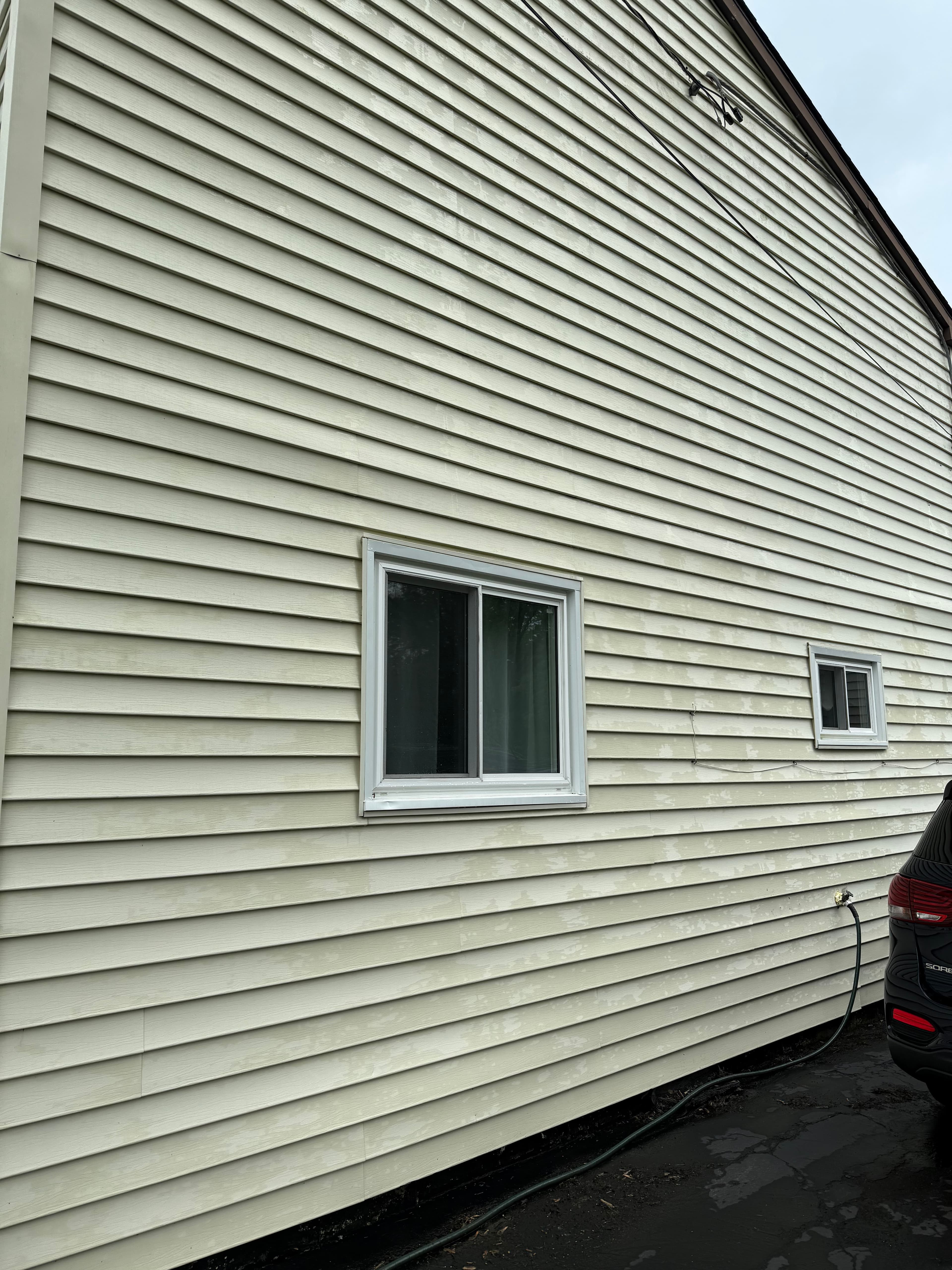 After: Vinyl Siding Deep Clean